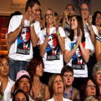 Obama Kalahkan McCain... dalam Penjualan Kaos & Topi